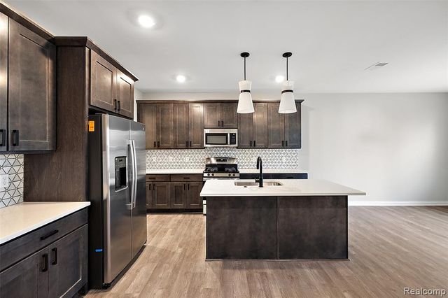 11386 Langfeld Spur, Brighton, MI 48116