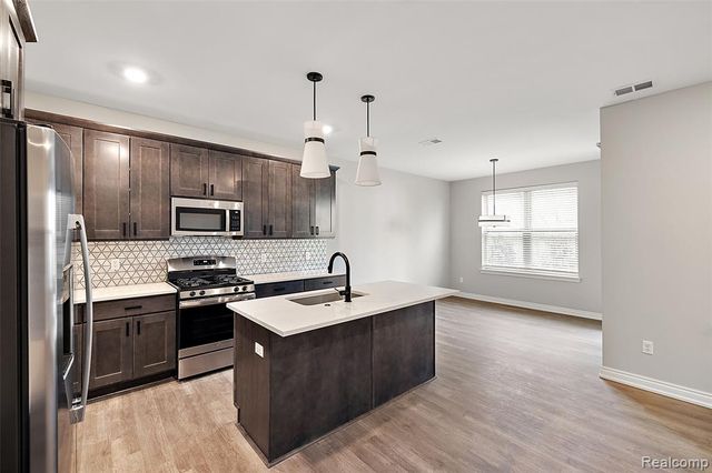 11386 Langfeld Spur, Brighton, MI 48116