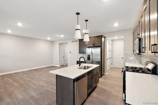 11386 Langfeld Spur, Brighton, MI 48116