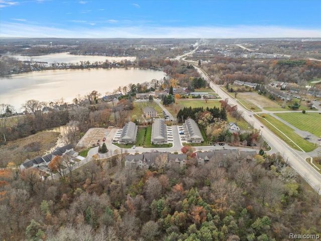 11386 Langfeld Spur, Brighton, MI 48116