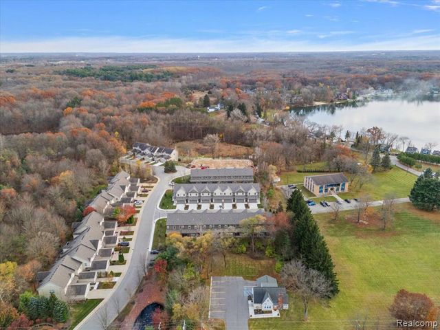 11386 Langfeld Spur, Brighton, MI 48116