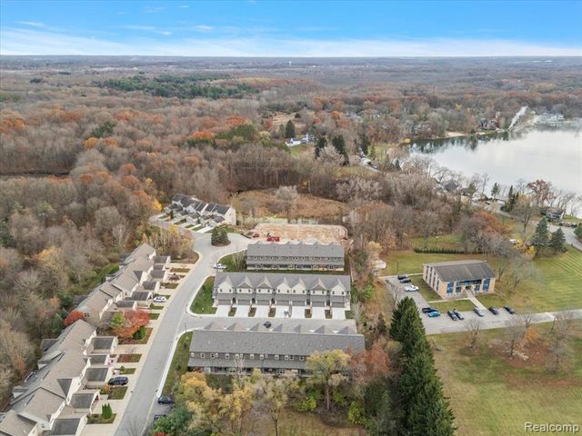 11386 Langfeld Spur, Brighton, MI 48116