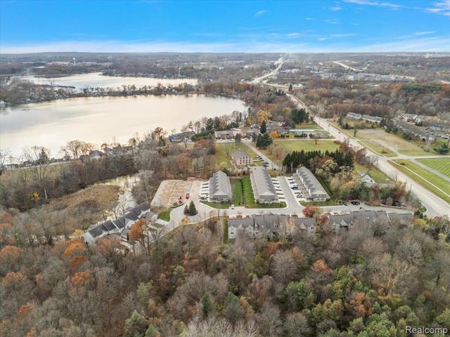 11386 Langfeld Spur, Brighton, MI 48116