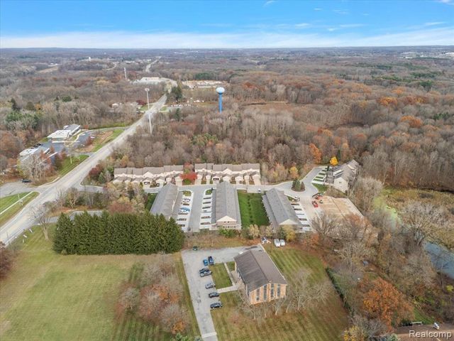 11386 Langfeld Spur, Brighton, MI 48116