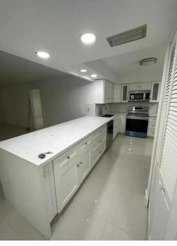 6200 NW 2nd Avenue 118, Boca Raton, FL 33487