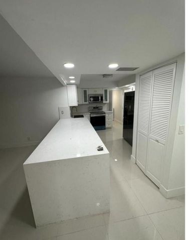 6200 NW 2nd Avenue 118, Boca Raton, FL 33487