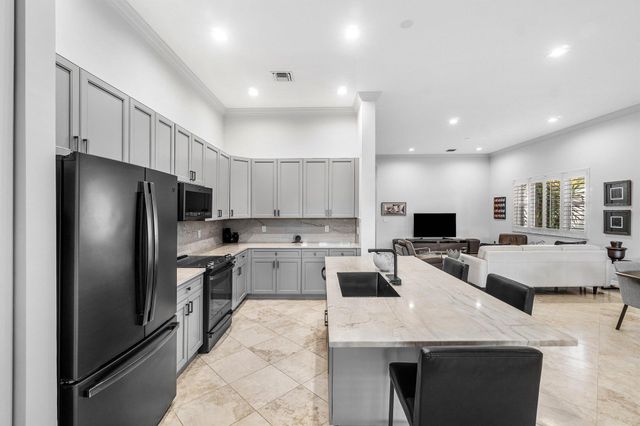 7880 New Holland Way, Boynton Beach, FL 33437