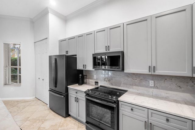 7880 New Holland Way, Boynton Beach, FL 33437