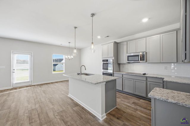 104 Scarecrow Lane, Perry, GA 31069