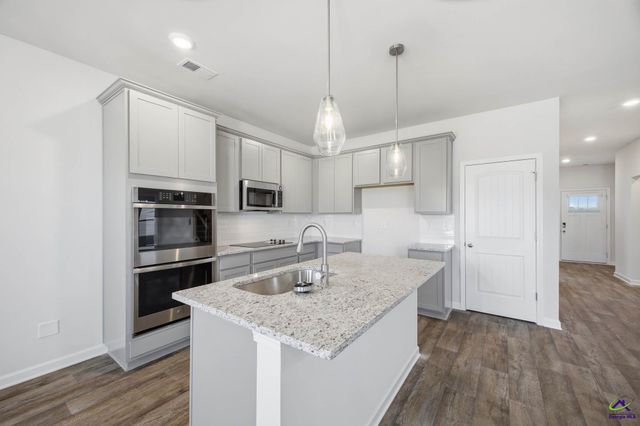 104 Scarecrow Lane, Perry, GA 31069