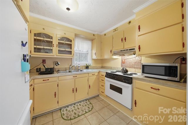 621 Wildlife Lake Road, Old Fort, NC 28762