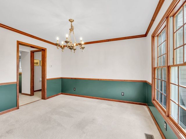 618 Birch Street, Sugar Grove, IL 60554