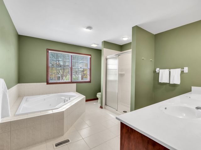 618 Birch Street, Sugar Grove, IL 60554