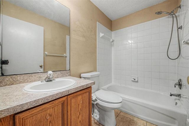 7434 E BANK DRIVE, Tampa, FL 33617