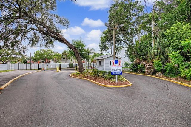 7434 E BANK DRIVE, Tampa, FL 33617