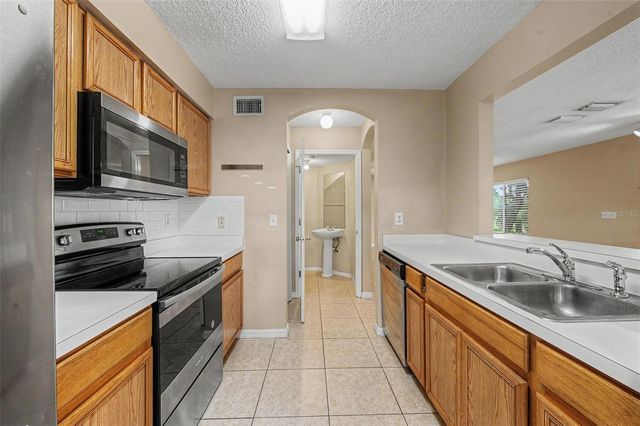 7434 E BANK DRIVE, Tampa, FL 33617