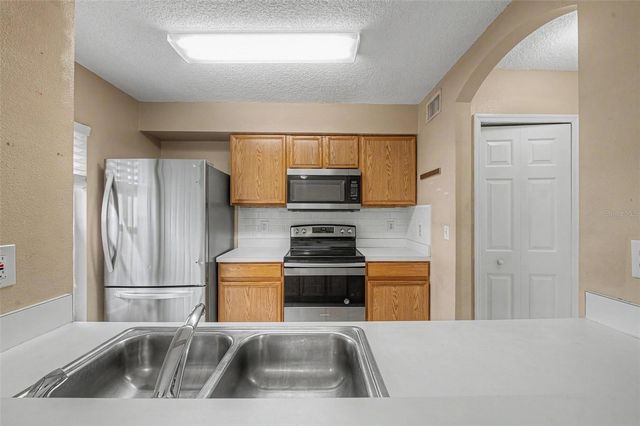 7434 E BANK DRIVE, Tampa, FL 33617