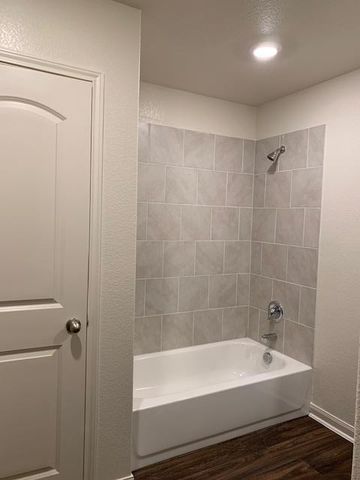 140 Allington CIR, Jarrell, TX 76537