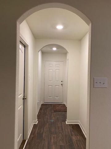 140 Allington CIR, Jarrell, TX 76537