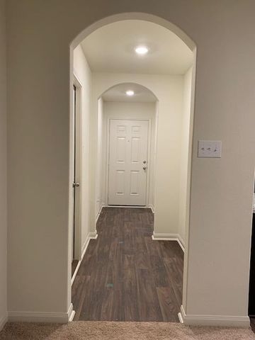 140 Allington CIR, Jarrell, TX 76537