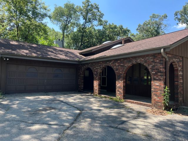 11738 Southgate Road, Roscoe, IL 61073