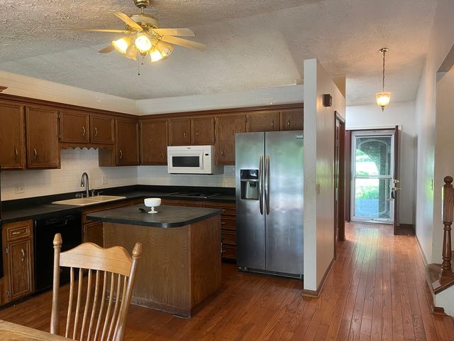 11738 Southgate Road, Roscoe, IL 61073