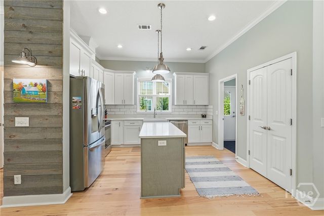 215 Goodman Drive, Midway, GA 31320