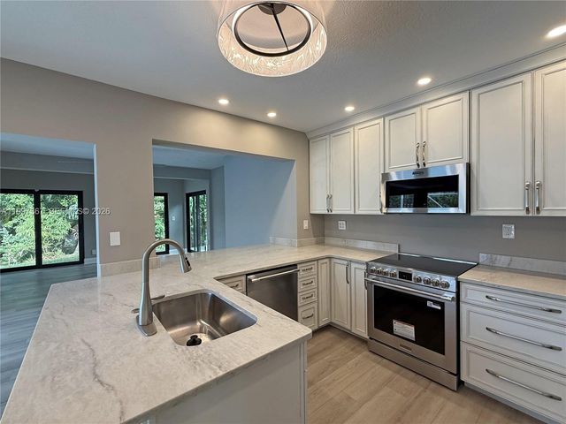 410 SW 56th Avenue, Plantation, FL 33317