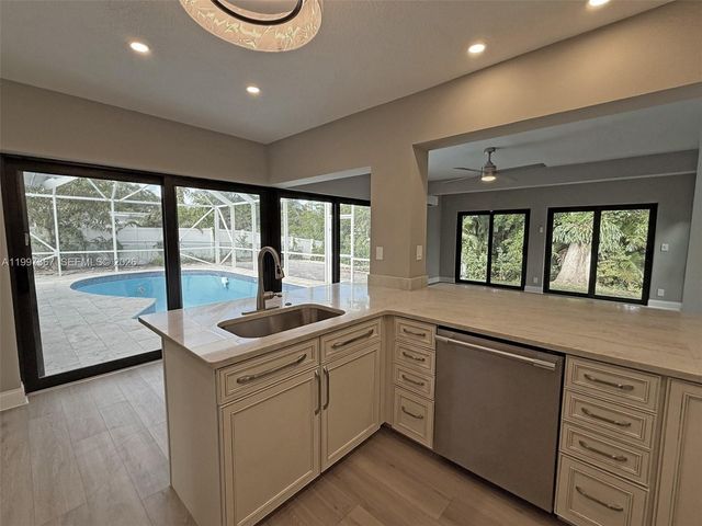 410 SW 56th Avenue, Plantation, FL 33317