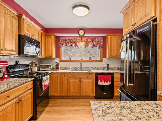 4 Mcquade Brook Road, Bedford, NH 03110