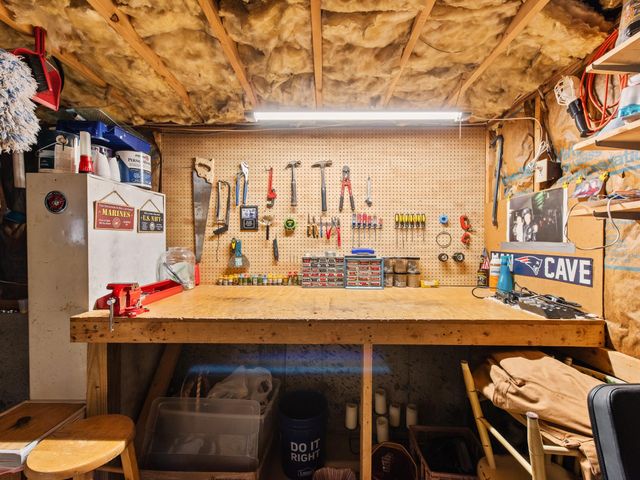 4 Mcquade Brook Road, Bedford, NH 03110