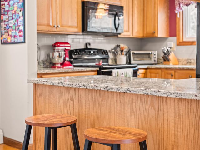 4 Mcquade Brook Road, Bedford, NH 03110