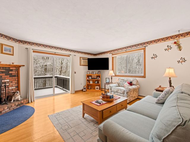 4 Mcquade Brook Road, Bedford, NH 03110