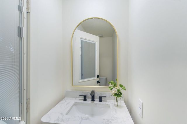 325 W LOMA Lane, Phoenix, AZ 85021