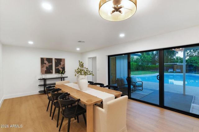 325 W LOMA Lane, Phoenix, AZ 85021