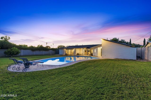 325 W LOMA Lane, Phoenix, AZ 85021