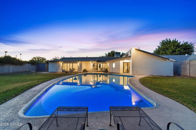 325 W LOMA Lane, Phoenix, AZ 85021