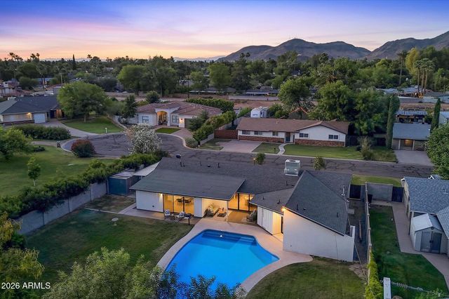 325 W LOMA Lane, Phoenix, AZ 85021