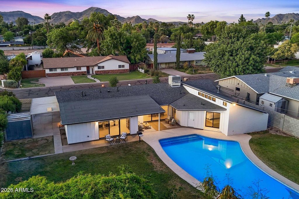 325 W LOMA Lane, Phoenix, AZ 85021 — photo 2