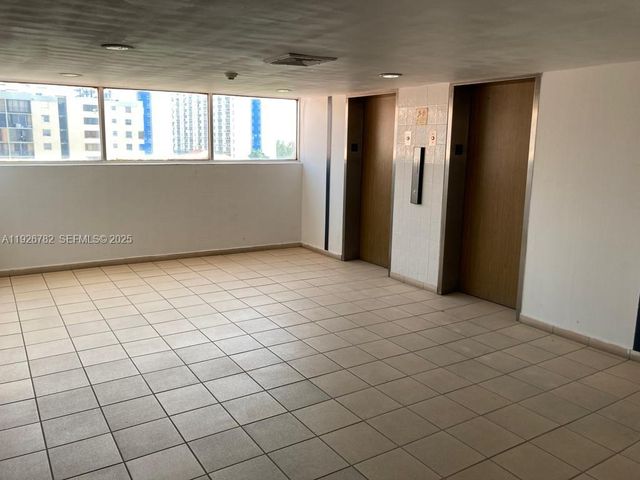 5050 NW 7th St 806, Miami, FL 33126