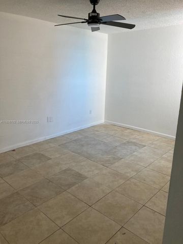 5050 NW 7th St 806, Miami, FL 33126