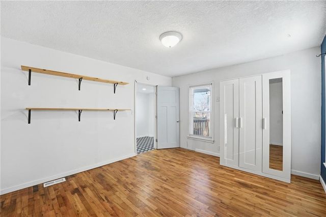 215 W Walnut Street, Belton, MO 64012