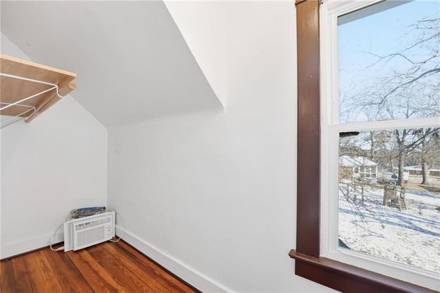 215 W Walnut Street, Belton, MO 64012