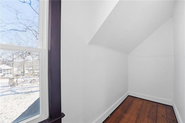 215 W Walnut Street, Belton, MO 64012