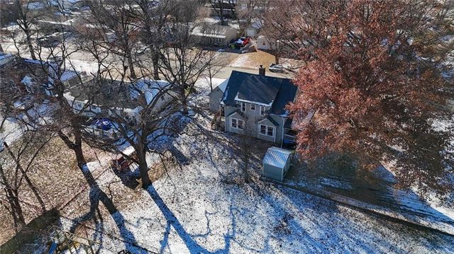 215 W Walnut Street, Belton, MO 64012