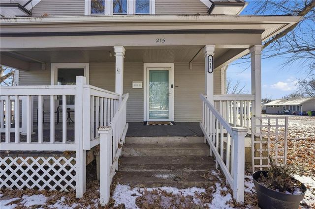 215 W Walnut Street, Belton, MO 64012