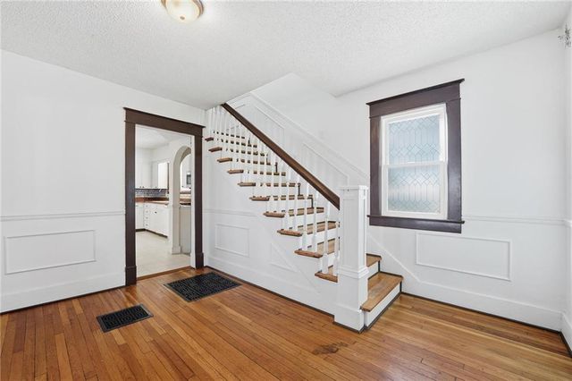 215 W Walnut Street, Belton, MO 64012