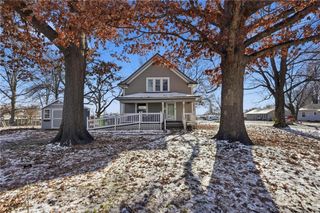215 W Walnut Street, Belton, MO 64012