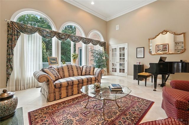 3905 Oakview Drive, Beavercreek, OH 45430