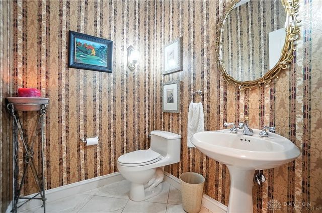 3905 Oakview Drive, Beavercreek, OH 45430